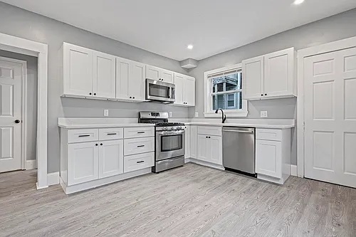 234 Bowen St Photo 1