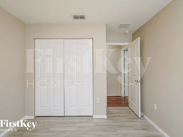 1560 Nature Trl — Photo 9