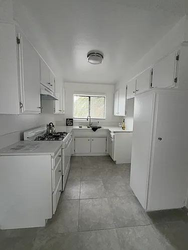 13071 San Fernando Rd #2 Photo 1