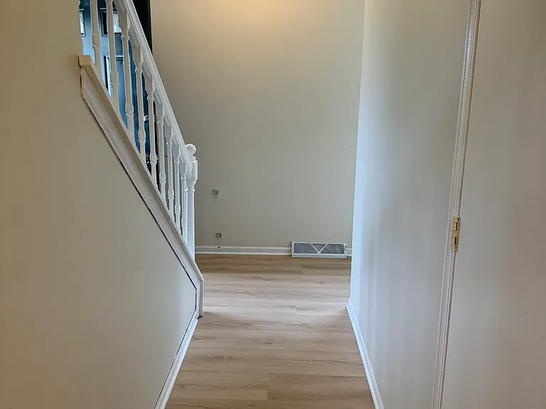 8709 High Rd — Photo 9