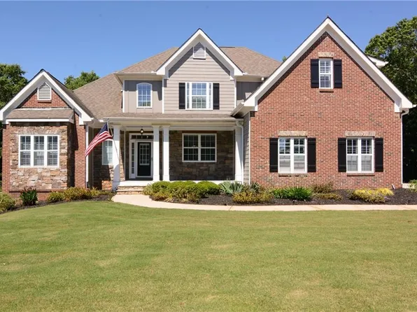 8220 Sagewood Dr, Gainesville, GA 30506