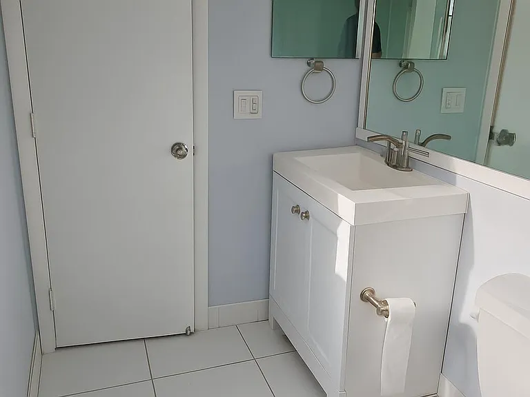 1001 SE 3rd St #3 — Photo 14