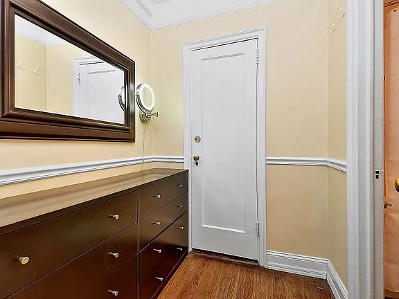 4th image of 10 Park Ave #17C