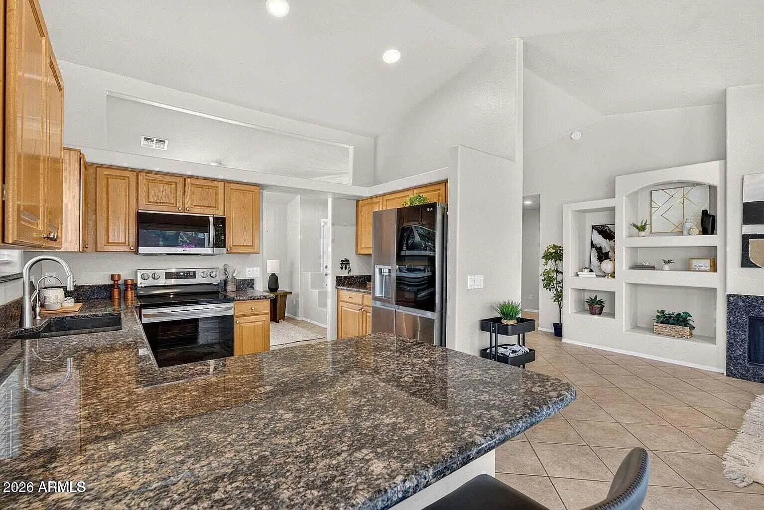 3 bed, 2.0 bath, 1606 sqft, $2,800 — Photo 4