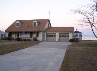 109 Riverside Dr, Center Cross, VA 22437