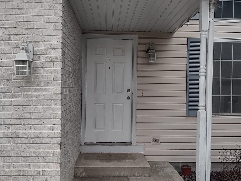 744 Gettysburg Dr #4 — Photo 2