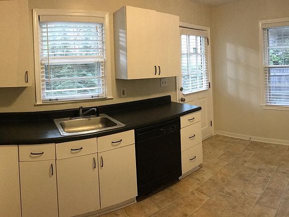 Kitchen with eating area & hook-ups for W&D