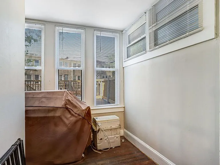 821 Kentucky Ave SE — Photo 18