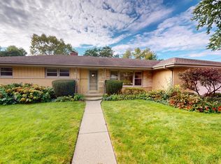 1105 W Grove St, Arlington Heights, IL 60005