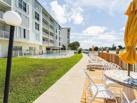 3rd image of 9270 W Bay Harbor Dr APT 5B