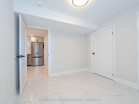 4th image of 31 Mariposa Ave #B