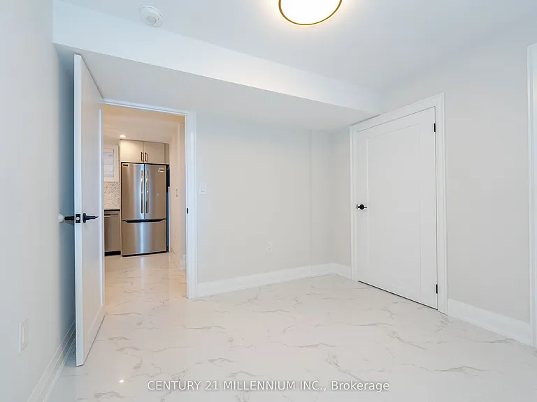 31 Mariposa Ave #B — Photo 4