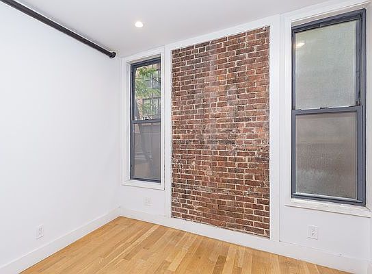 3rd image of 228 E 27th St #1CD