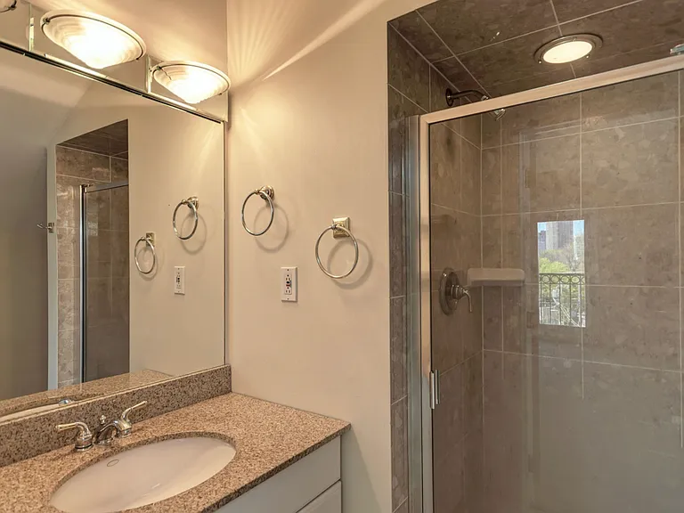 3748 N Clifton Ave — Photo 29