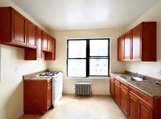 2612 14th Pl #3, Astoria, NY 11102