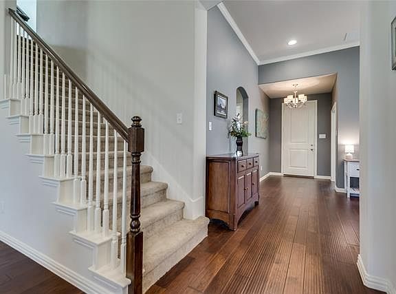 3rd image of 2303 Terry Ave