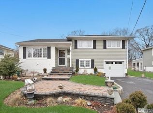 95 Gerhard Rd, Plainview, NY 11803