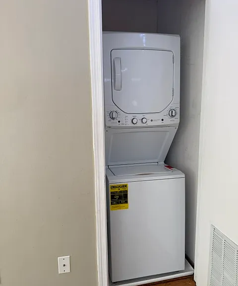 2404 Barracks Ct #1 — Photo 8