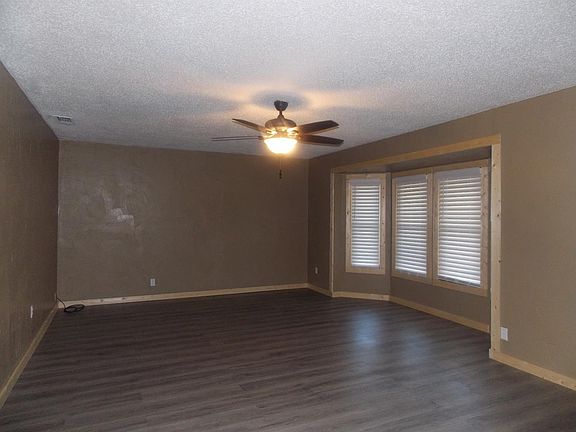 3rd image of 511 Avenue G