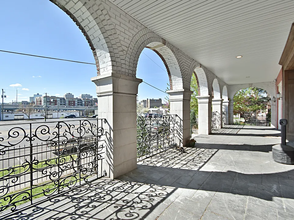 209 W 5th Ave #102