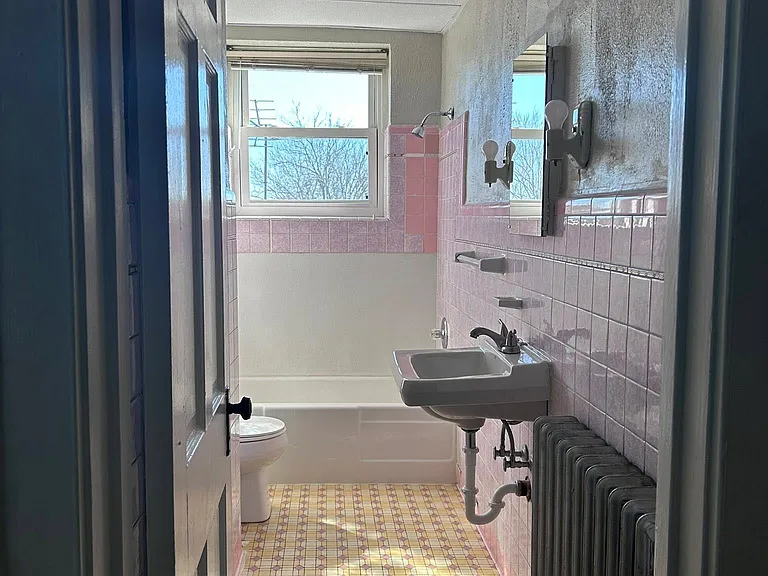 112 E Main St #B — Photo 6