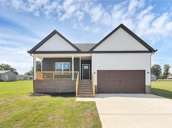 143 Tranquility Ln, Harmony, NC 28634