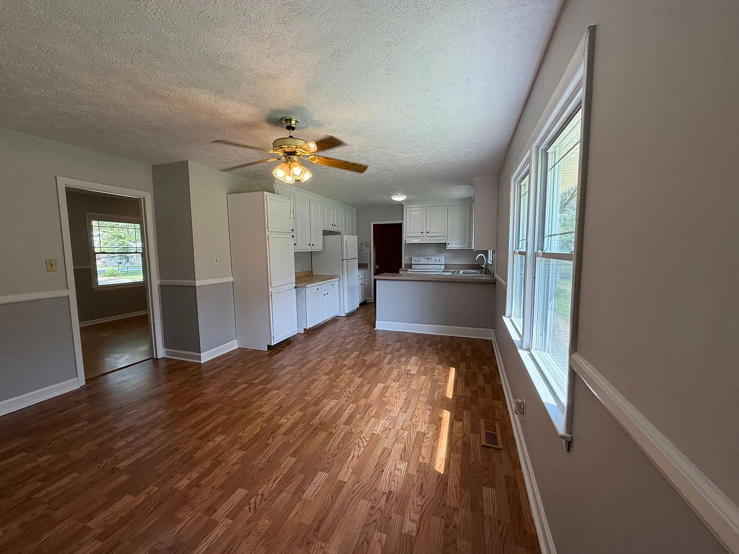 3 Bedroom / 1 Bathroom Home — Photo 2