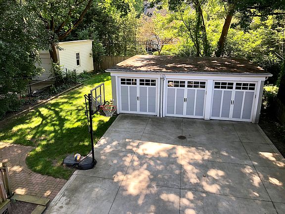 5th image of 2288 Chatfield Dr