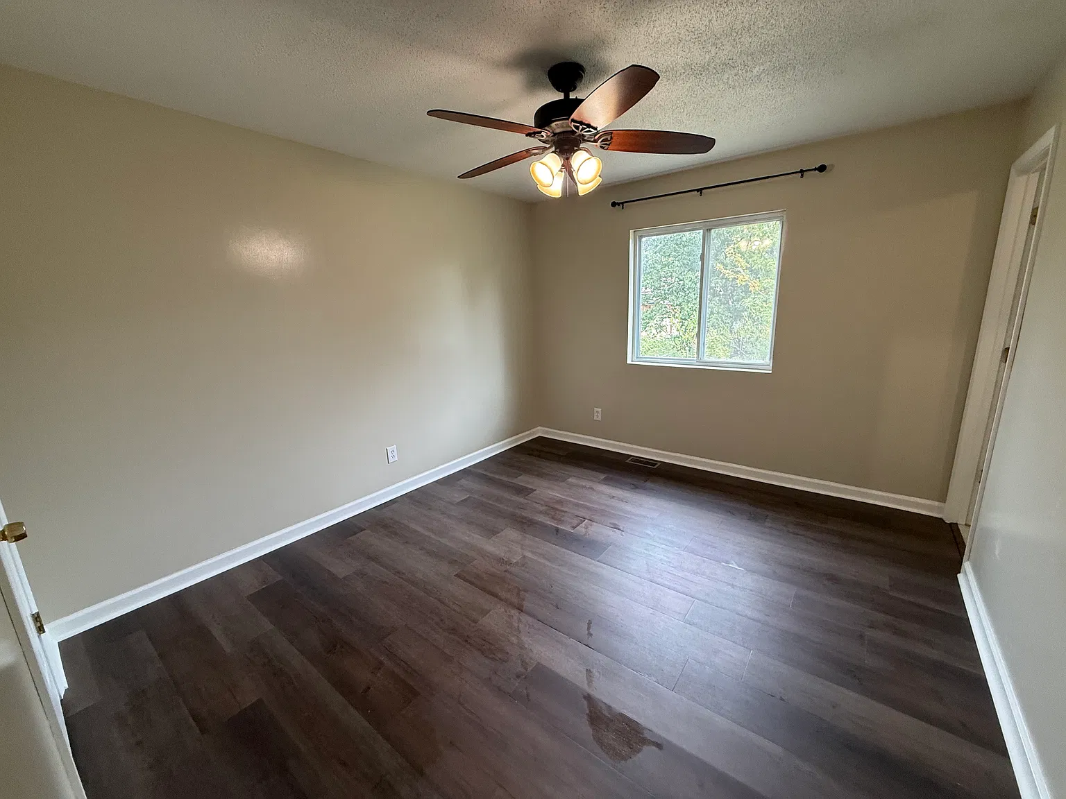 3 bed, 1800 sqft, $2,495 — Photo 4