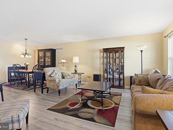 3rd image of 1503 Reagan Ct