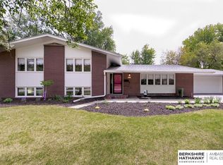 667 Dillon Dr, Omaha, NE 68132