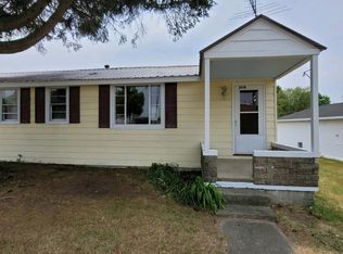 305 W Main St #B, Edmore, MI 48829