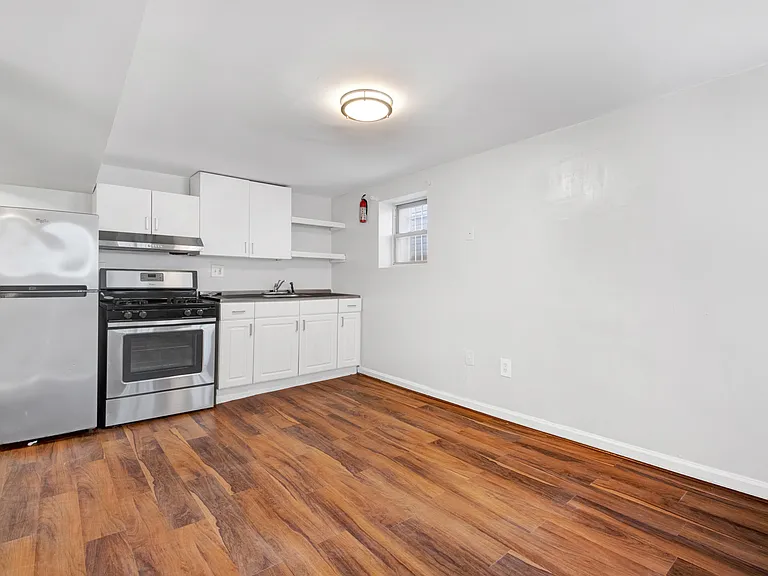 739 Morton St NW — Photo 12