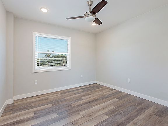 5th image of 3287 McKinley St