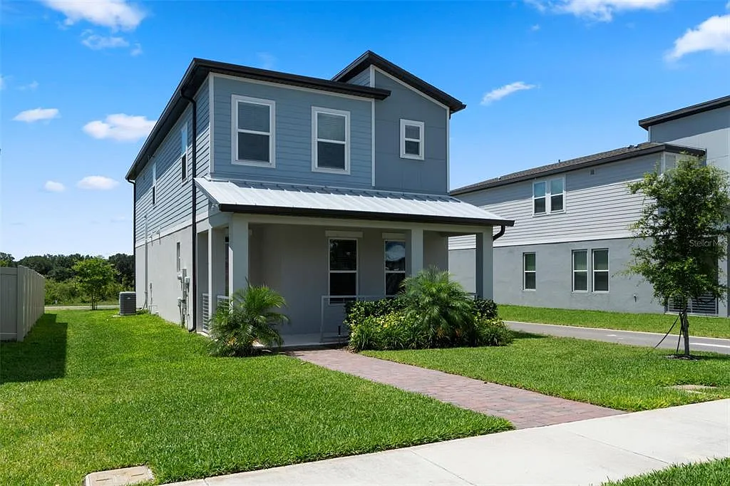 4 bed, 2.5 bath, 2062 sqft, $3,295 — Photo 2