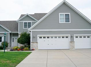 10370 S George Dr, Oak Creek, WI 53154
