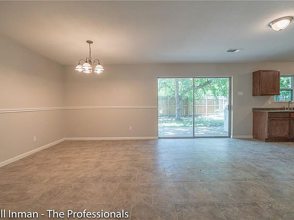 5th image of 1002 Las Flores Dr