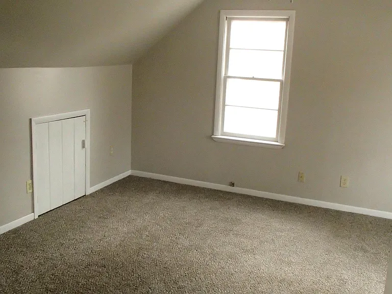 Large bedroom 2nd floor