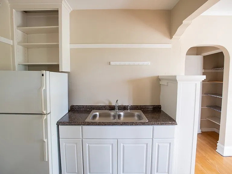 1720 E Newton Apartments — Photo 20