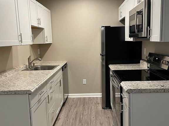 5th image of 12400 Brothers Ave APT 104
