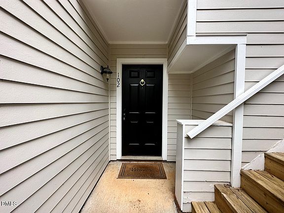 3rd image of 1062 Washington St