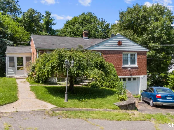 33 Garrassino Place, Waterbury, CT 06706