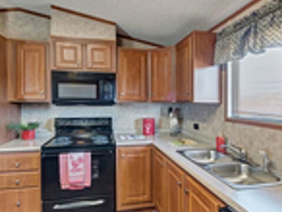 3rd image of 1513 W Crockett St #27