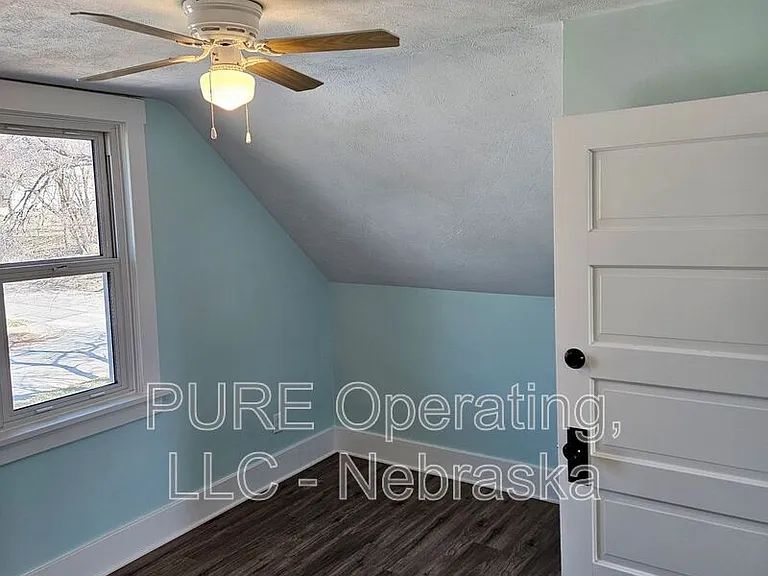 3901 Curtis Ave — Photo 9