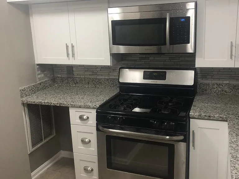 2218 Portugal St — Photo 3