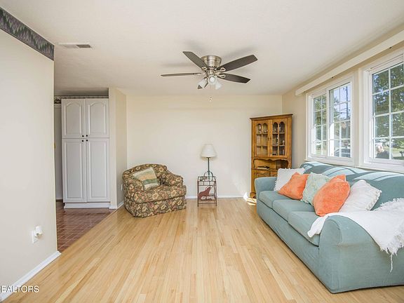 5th image of 4221 Chinkapin Ln