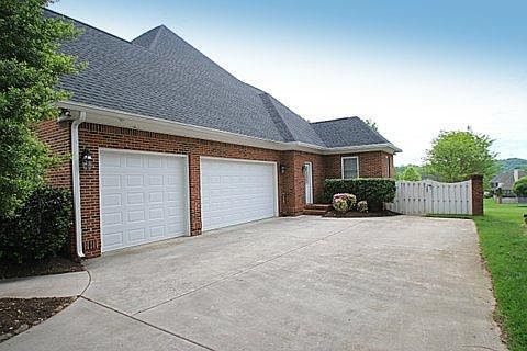 4th image of 1624 Emerson Park Dr
