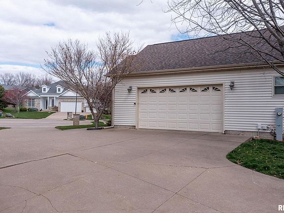 3rd image of 4810 Fairhaven Ct