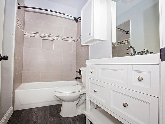4th image of 1303 James Ave #A & B