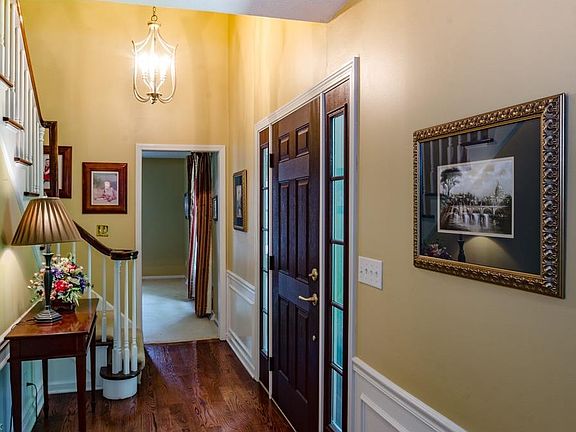 3rd image of 124 Countryside Dr